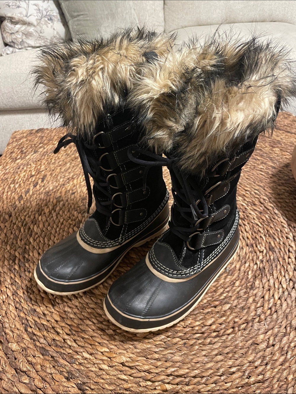 Sorel Black Winter Lace-Up Boots with Faux Fur Cuff